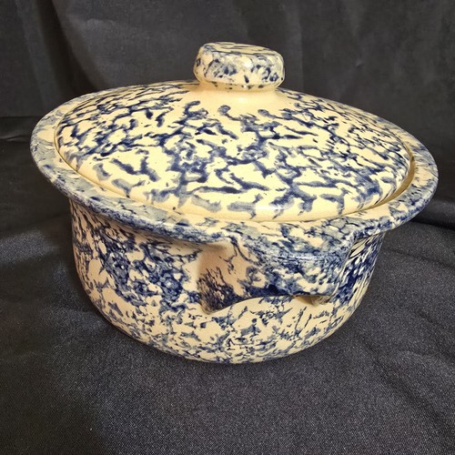 RRP Roseville Pottery Spungeware Blue & White Bread, Cassarole, Soup Pot And Lid - Picture 3 of 13