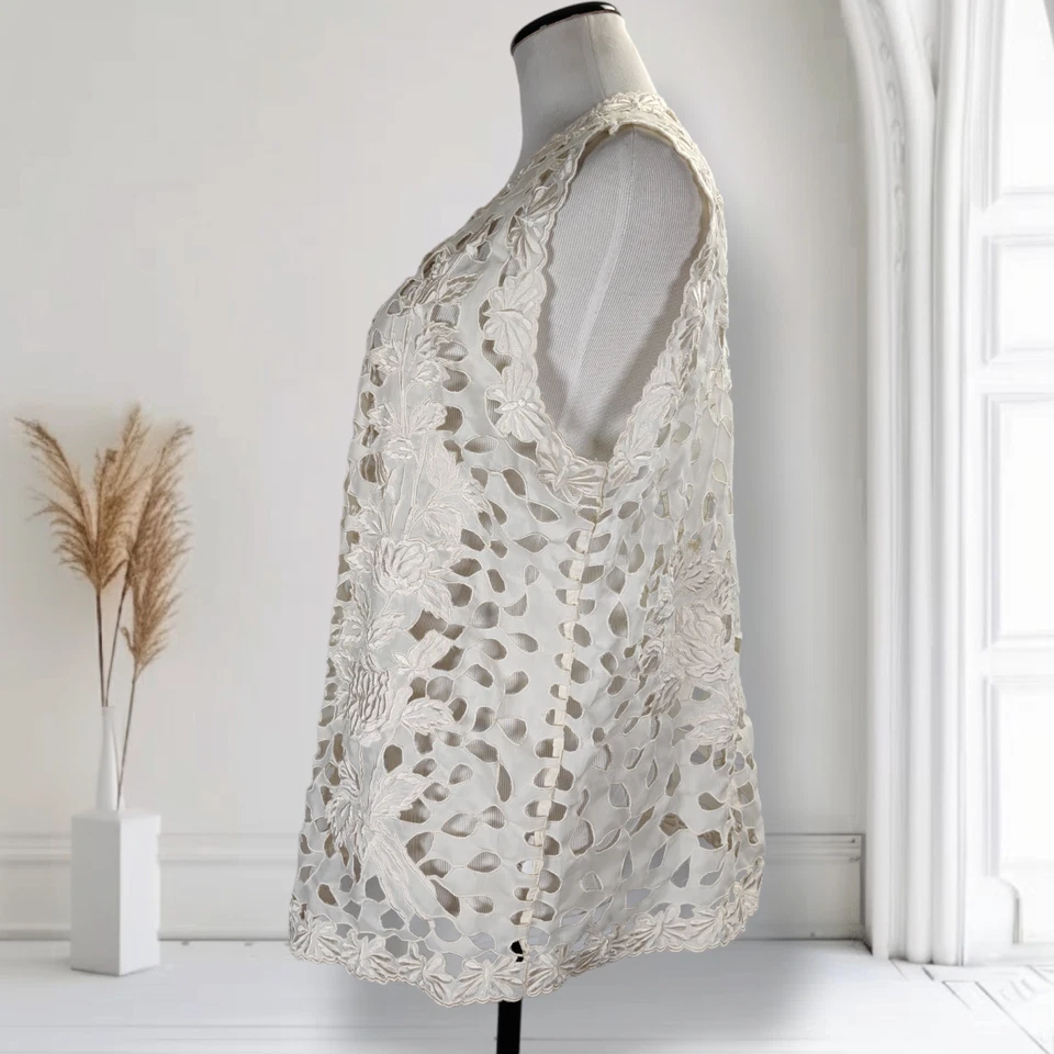 Chaleco de encaje con ojales vintage años 80 talla L blanco frente abierto cárdigan Foto 2 de 4