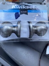 Kwikset Bed and Bath Round Lockable brushed nickel Door Knob 93001-495￼