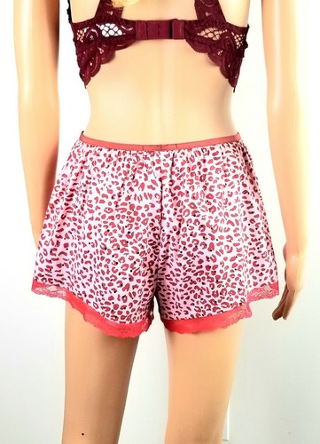 VICTORIA'S SECRET PAJAMA SLEEP SHORTS RED ANIMAL LEOPARD SHINE PRINT LACE size M - Picture 8 of 12