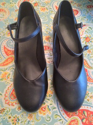 Women s Dance Shoes  5.5 L Capezio?