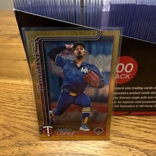 Topps 2025 Series 2 #662 Pablo López Gold /50 Minnesota Twins