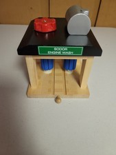 Thomas Wooden Railway Sodor Engine Wash 2001 Good Condition
