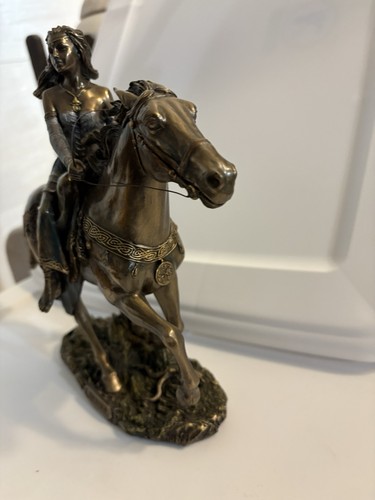 10 3/4 Rhiannon Keltische Mondgöttin der Fruchtbarkeit auf Pferd Statue Bronzefarben - Bild 4 von 11