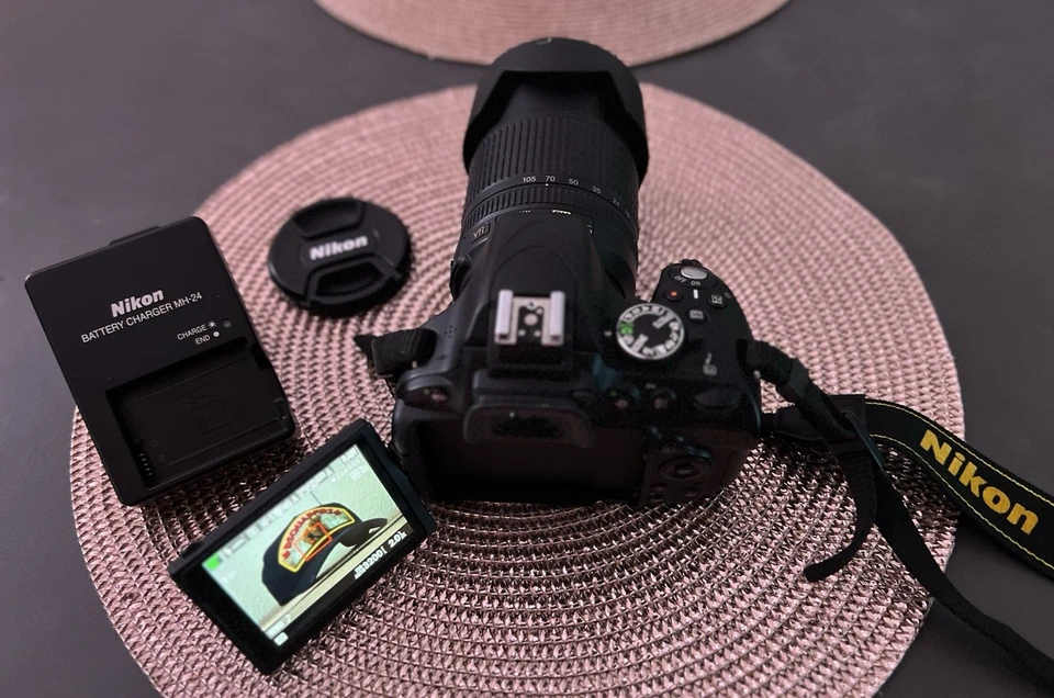 Nikon D5100 Spiegelreflexkamera mit AF-S DX NIKKOR 18-105mm 1:3,5-5,6 ED - Bild 2 von 4