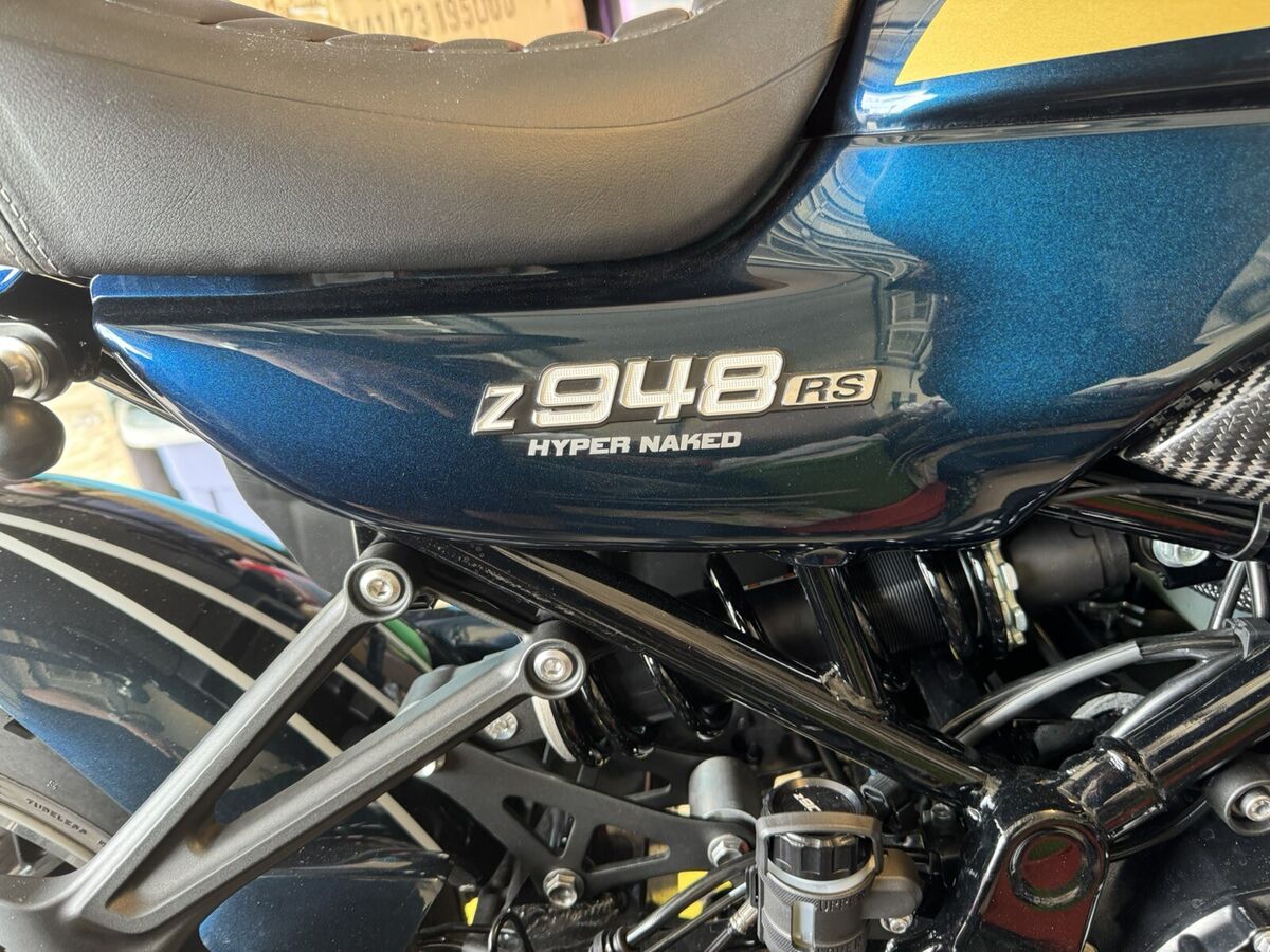 新品 z948rs エンブレム 2枚セットz900rs 引っ張ら ゴールド 新品 z948rs エンブレム 2枚セットz900rs 引っ張ら ゴールド