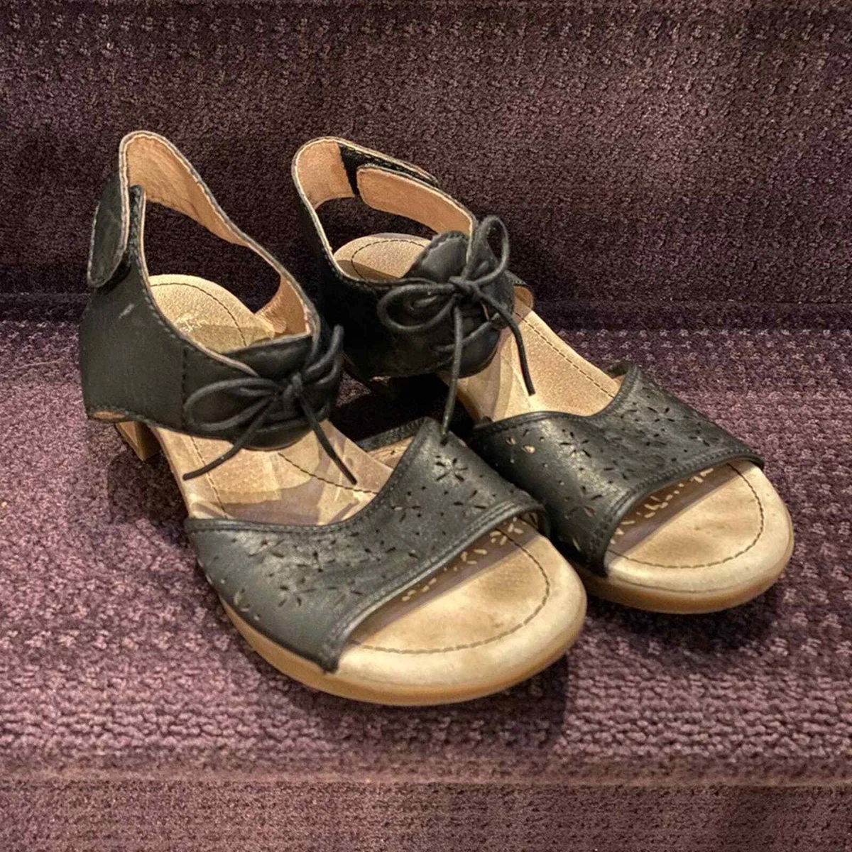 Dansko store lacee sandal