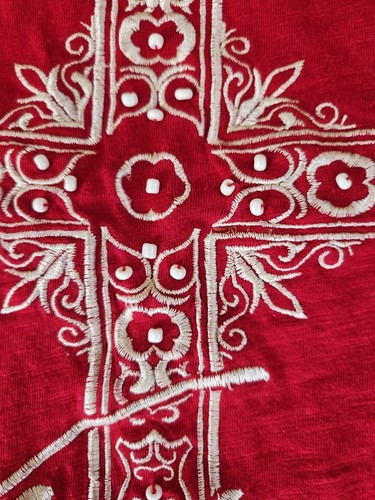 NWT COWGIRL TUFF RED LS TOP TEE LACE CREAM SLEEVES VICTORY CROSS L RODEO BEADS - Picture 3 of 8