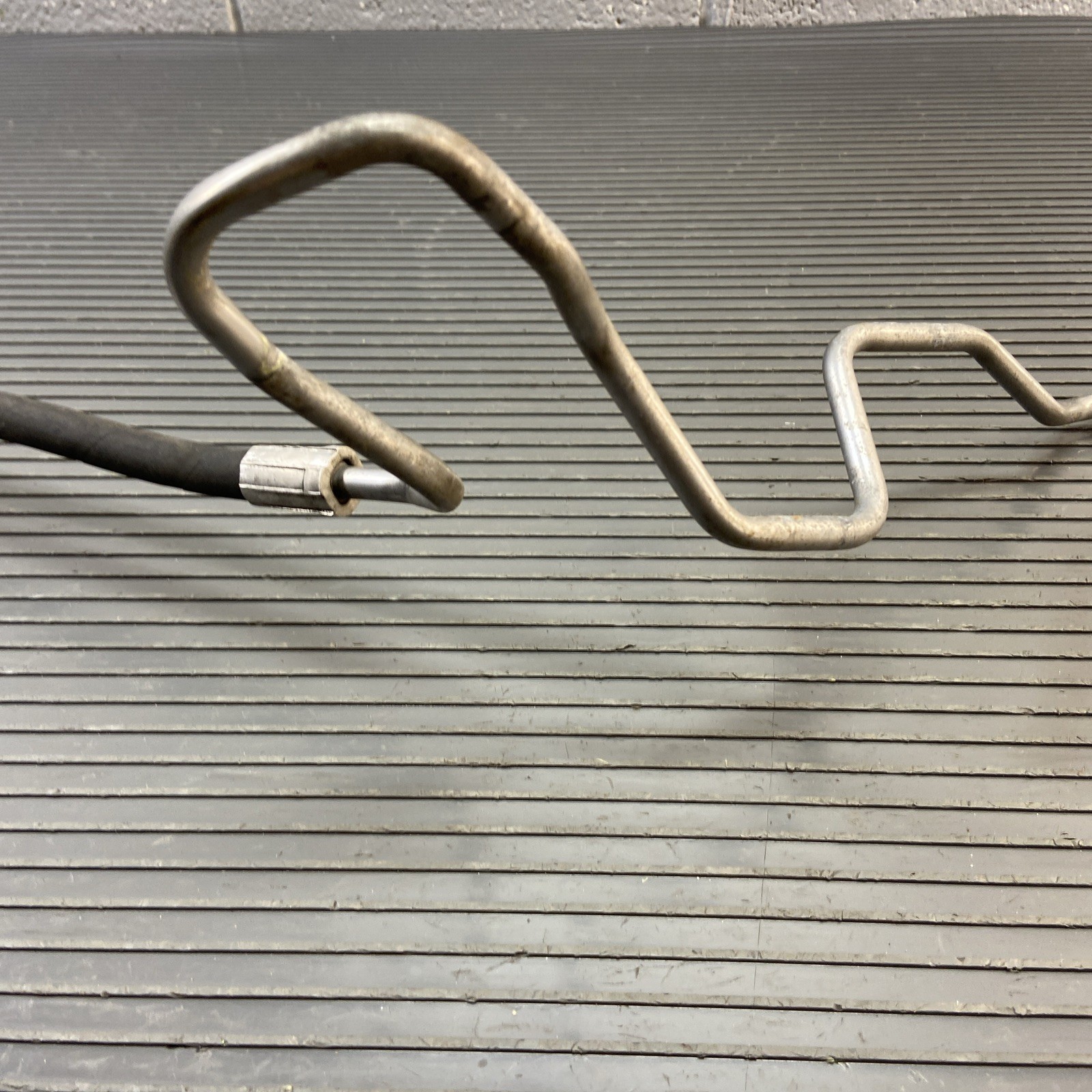 2009-2023 Rolls Royce Dawn RR6 A/C Pressure Line Hose Motor OEM 6782644