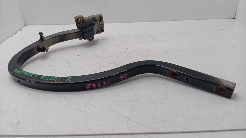 Tapa maletero bisagra pasajero trasero derecho Hyundai Genesis 2013 cupé Foto 2 de 4