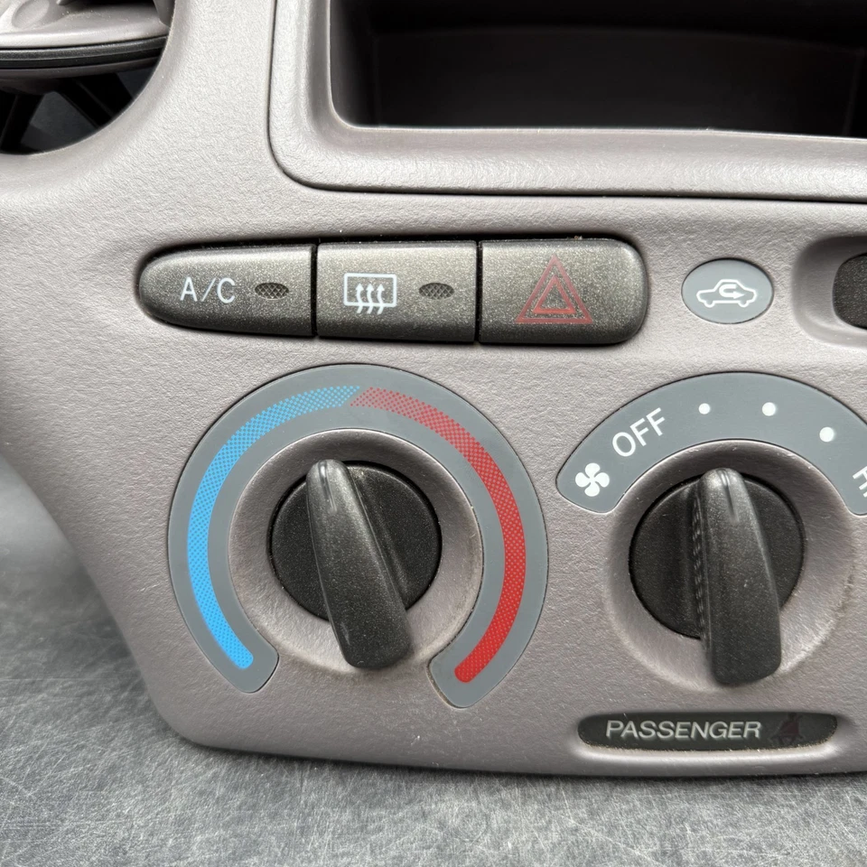 Unidad de control de temperatura y bisel de calefacción de aire acondicionado para: Toyota ECHO 2000-2005 Foto 2 de 4