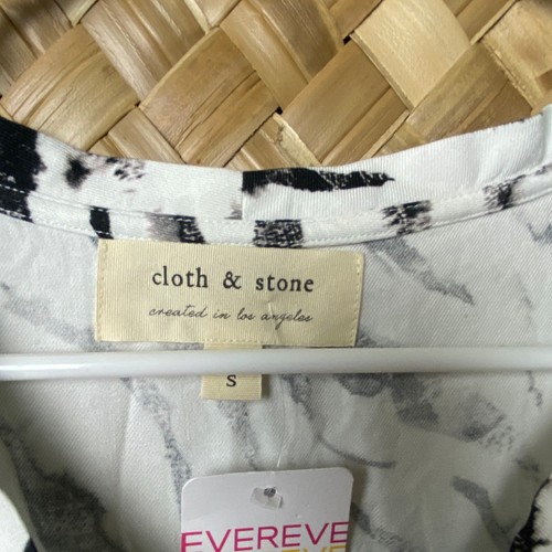 Cloth & Stone Small Ivory Black Zebra Print Anthropologie Womens Top V Neck - Picture 3 of 4