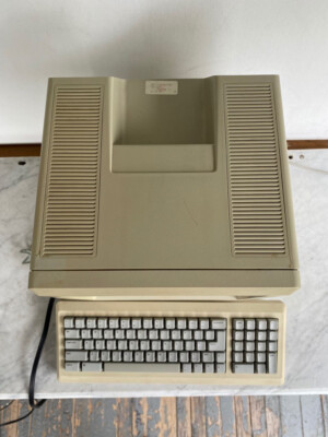Apple Macintosh Plus 1MB Computer & Keyboard No Mouse. Parts