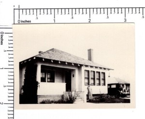 Vintage Photo House Woman c1920s Car Black & White Photo -8227