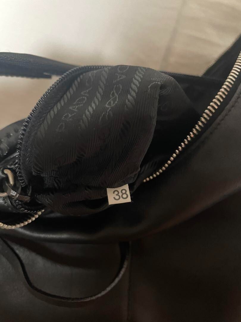 バッグ 1999 prada leather shoulder bag black Prada SS99 Black Leather Crossbody Bag - Ākaibu Store