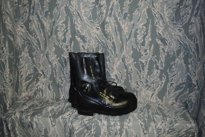 *cold weather mickey mouse boots  (bata ) size 8 wide