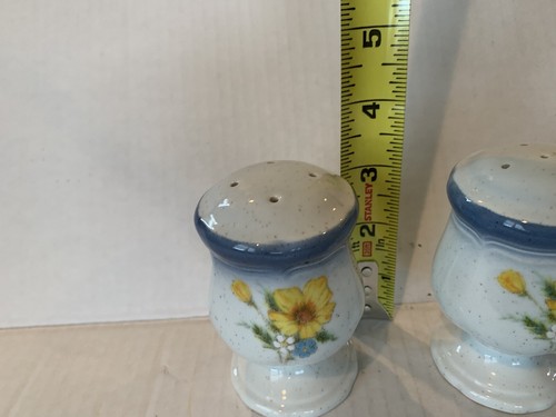 Vintage Mikasa Country Club Amy Salt Pepper Shakers Made in Japan - Picture 5 of 5