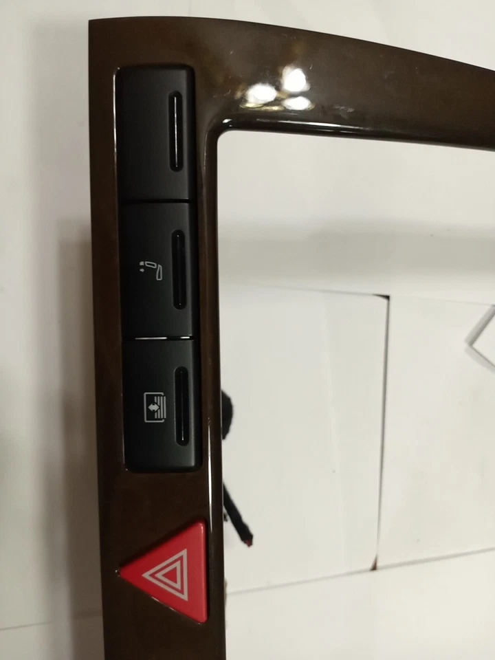 AUDI A8 D2 STEREO SURROUND DASH TRIM WITH SWITCHES 1998-2002 A1636-1 Foto 2 de 4