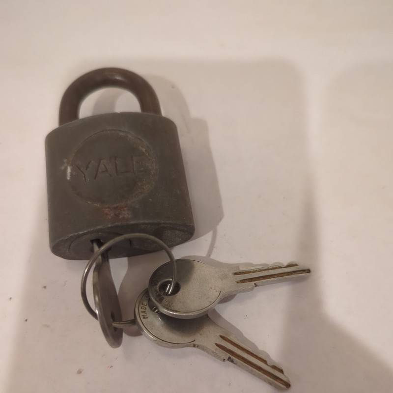 Antique Yale padlock vintage  pad lock Brass with 3 Keys USA Working Read Info