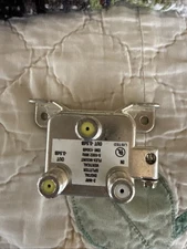 2-Way Digital Coax TV Cable Splitter Flex Mount BDS102VF Extreme Broadband 1GHz