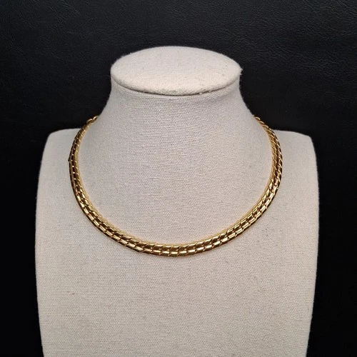 Vintage Jewelry TRIFARI Herringbone Chain Necklace Gold Tone. 17.378