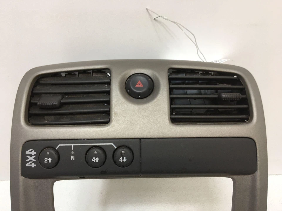 Radio Bezel Trim CHEVY COLORADO 05 - Image 2 of 3