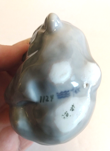 Royal Copenhagen Porcelain Figurine Gray Bear Cub Playing #1124 Denmrk - Picture 5 of 8