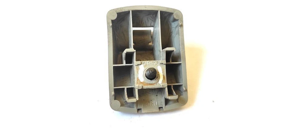 Ford Mondeo Mk III 2002 Halterung Sonnenblende UST72066 — 第 3/3 张图片