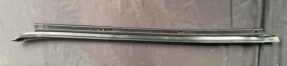 03-08 Jaguar S-Type X204 delantero izquierdo exterior parabrisas sello de moldura OEM Foto 3 de 4