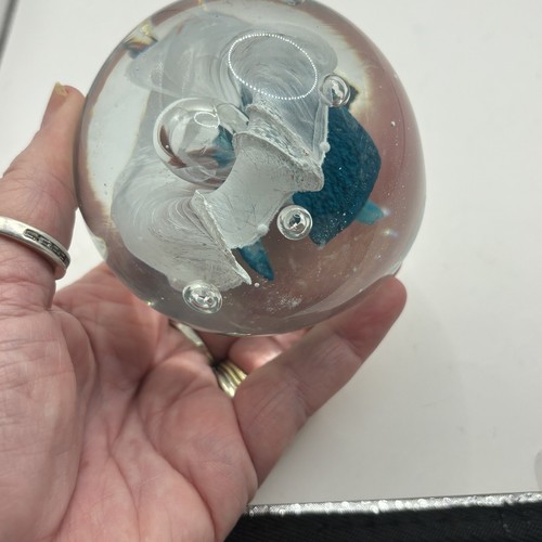 Retro Art Glass Paperweight Controlled Bubble-Blue & White Five Petal Lilly - Picture 9 of 12