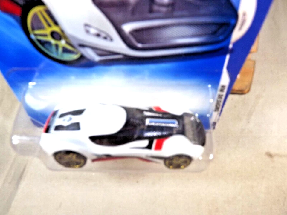 Hot Wheels #98 HW Designs 2009 2/10 HW40 blanco-negro con ruedas de radios Pr5 doradas Foto 3 de 4