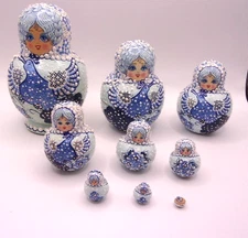 Vintage Russian Matryoshka Hand Painted Nesting Dolls 9 Pc Blue/White 2001 5”