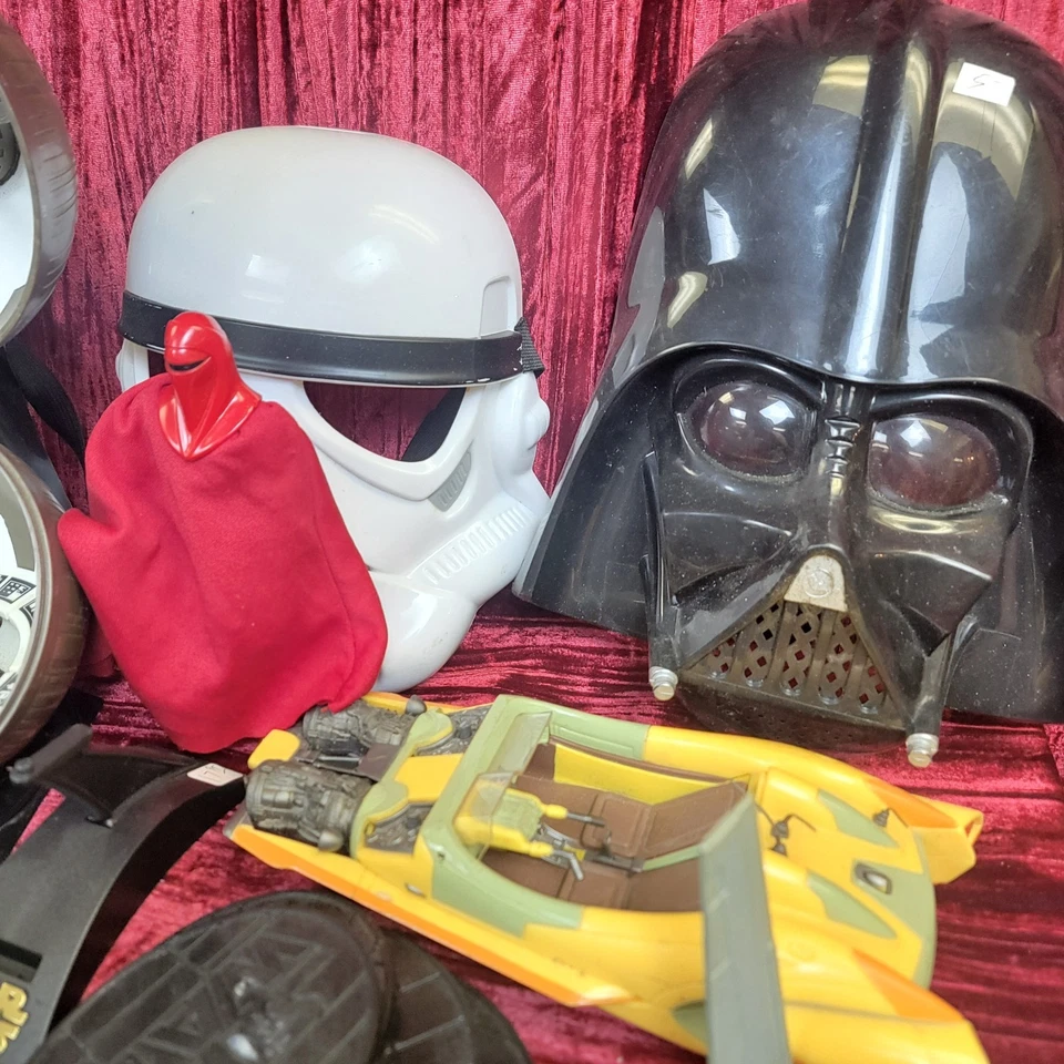 Huge Lot Mixed Star Wars Toys TOY FIGURE Figures Collectibles Darth Vader PEZ ++ - Image 4 of 4