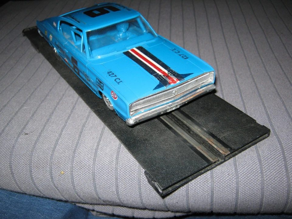 CARGADOR MPC PETTY BLUE DODGE VINTAGE ESCALA 1/24 AÑOS 60 coche impresionante Foto 4 de 4