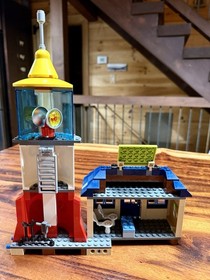 4982 LEGO SpongeBob SquarePants Mrs. Puff's Boating School