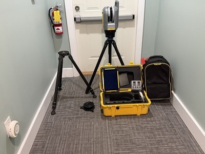 Trimble X7  with Tripod x3 T10 Tablet, Carrying Case and Protective Backpack