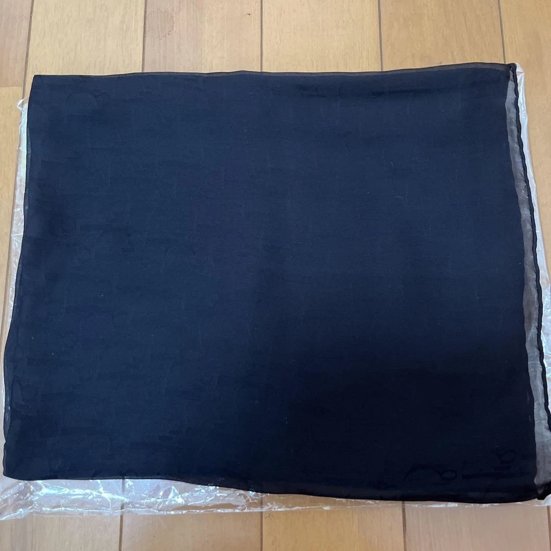 Christian Dior grande écharpe en soie motif trott% soie 66x210 cm