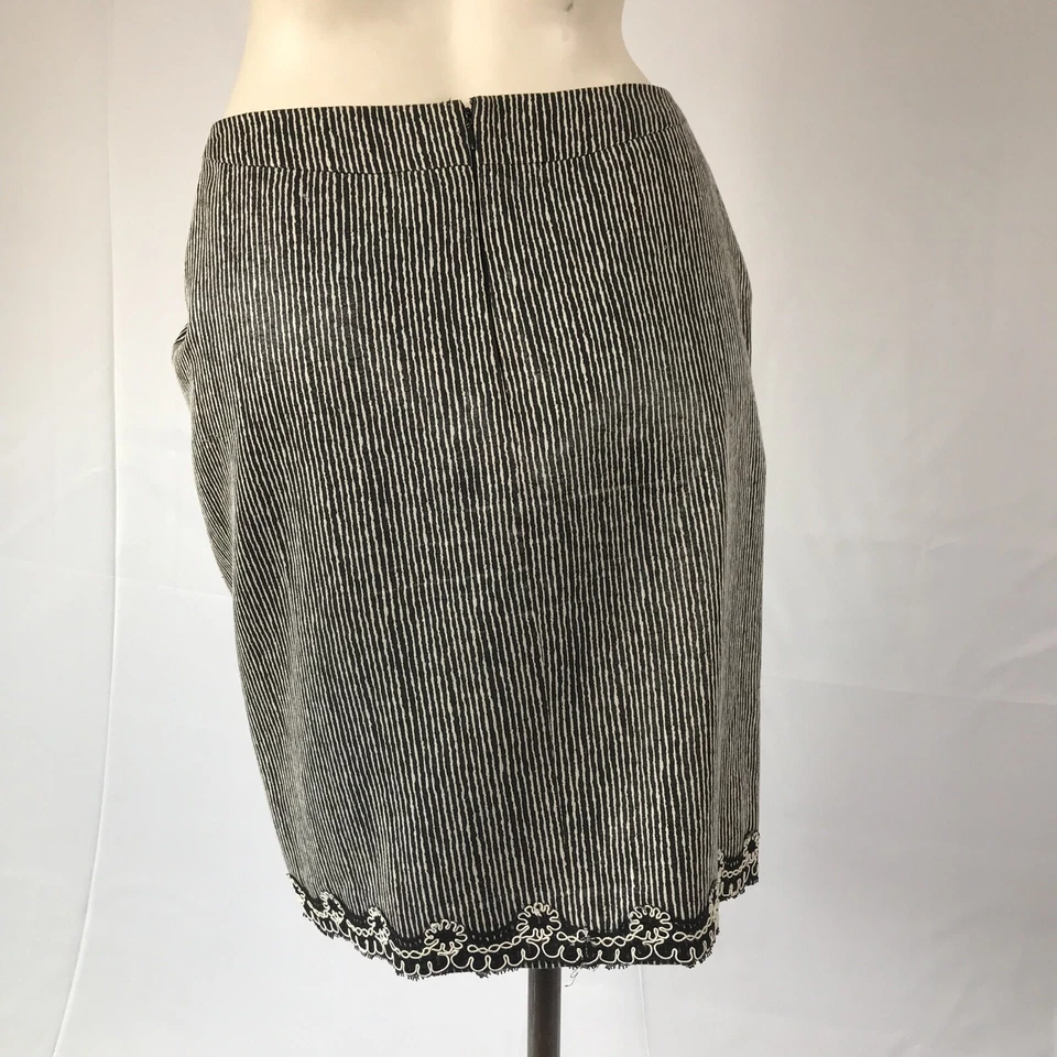 Vintage Size 8 Geoffrey Beene Black and White Stripe Skirt - Image 3 of 4