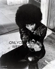 1974 SEXY GIRL PAM GRIER IN LEATHERS GUN FOXY BROWN 8x10 MOVIE PHOTO AFRO HAIRDO