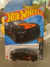 2024 Hot Wheels #32 HW Dream Garage 2/5 '18 CAMARO SS Black w/Gray Trap5 Spokes