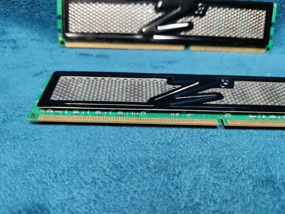 OCZ Technology PC3-12800 4 GB (2GB X 2) DIMM 1600 MHz DDR3 SDRAM Memory - Image 4 of 4