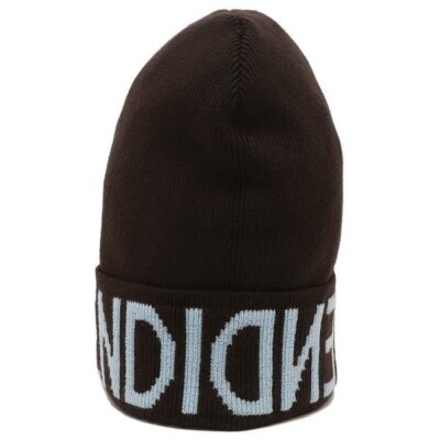 FENDI ロゴ刺繍 マフラーと帽子セット FENDI ロゴ刺繍 マフラーと帽子