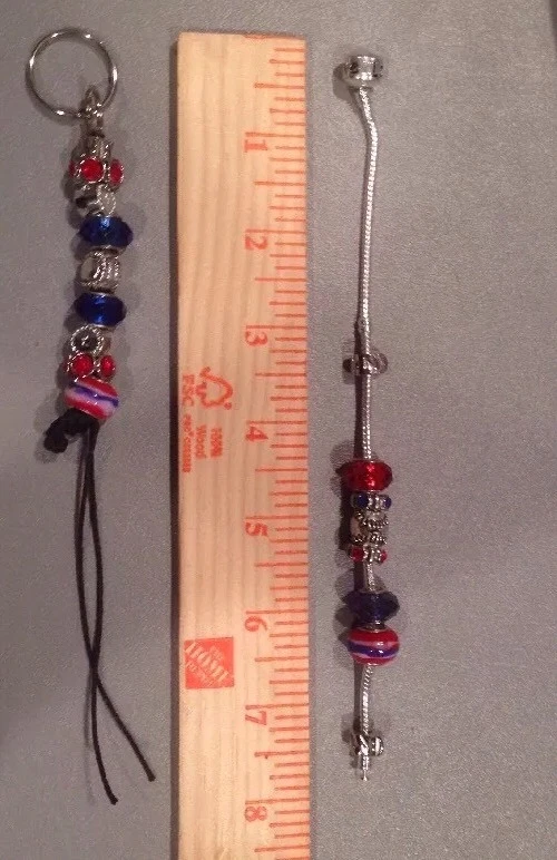 Chicago Cubs Bracelet & Keychain - Image 3 of 4