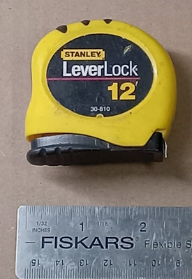 Stanley LeverLock 12' Tape Measure Model STHT30810 Durable Compact Nice!
