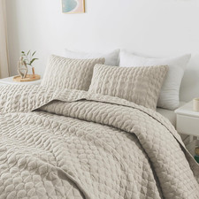 Light Beige Quilt King Size Bedding Set with 2 Pillow Shams, Lightweight Soft Be