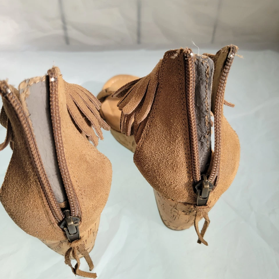 Sandalias de cuña Minnetonka Nikki con flecos de gamuza corcho para mujer talla 7 marrón boho Foto 4 de 4