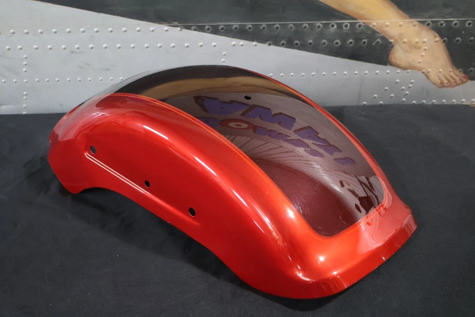 59500532EGG NOVO OEM 2018 HARLEY-DAVIDSON FLFBS FATBOY PARA-LAMA TRASEIRO WICKED VERMELHO - Imagem 4 de 4