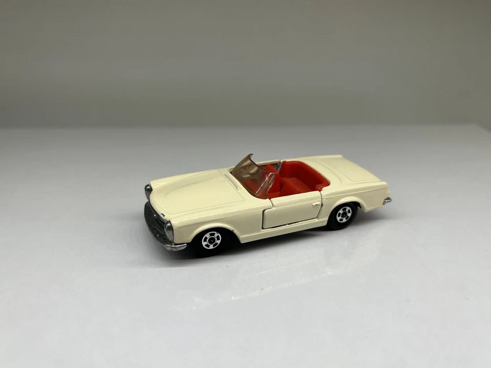 Matchbox Lesney Superfast # 27 Mercedes 230SL CREAM WHITE with original box - Image 3 of 4