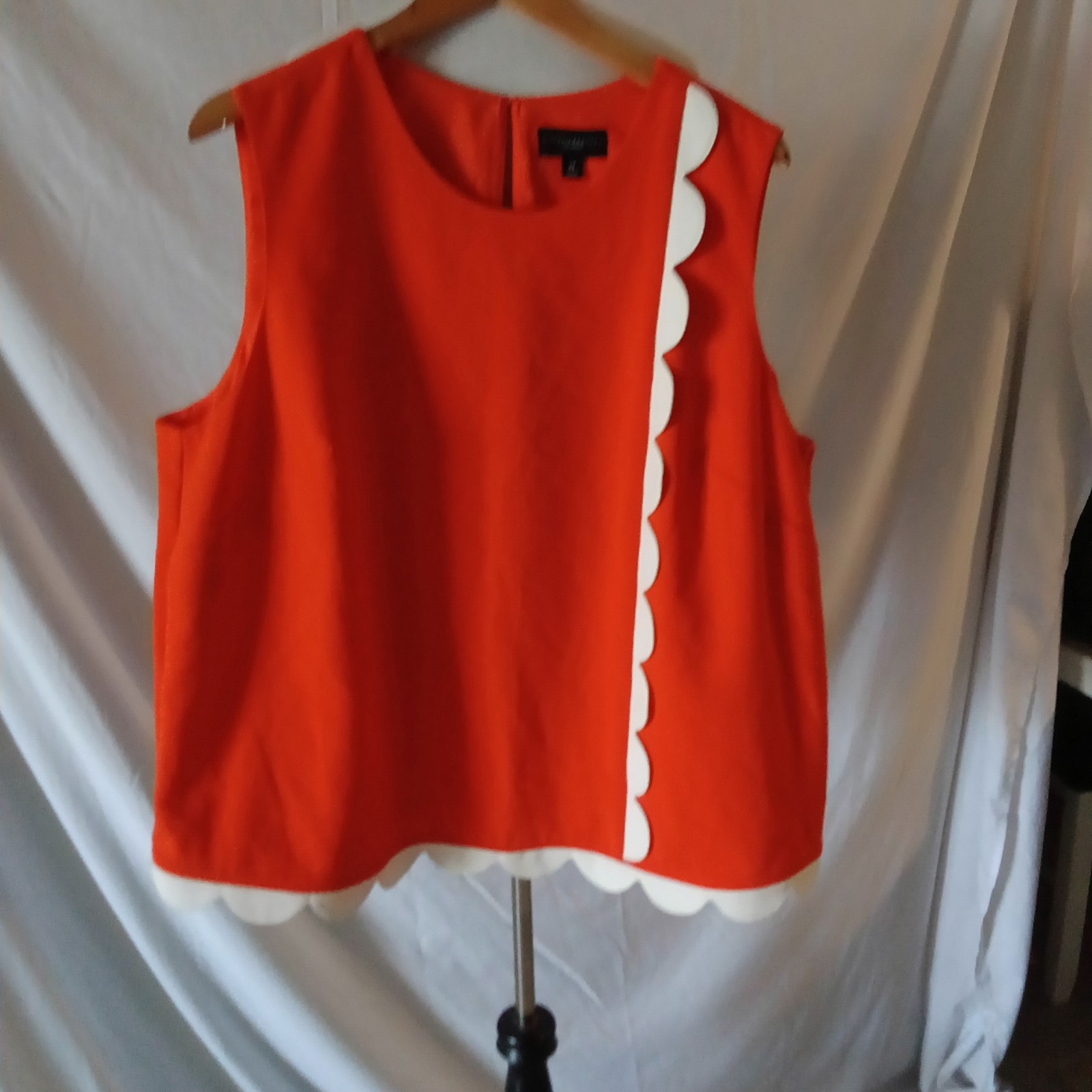 Victoria Beckham Top Blouse Sleeveless Size 2X Orange Scalloped Detailing