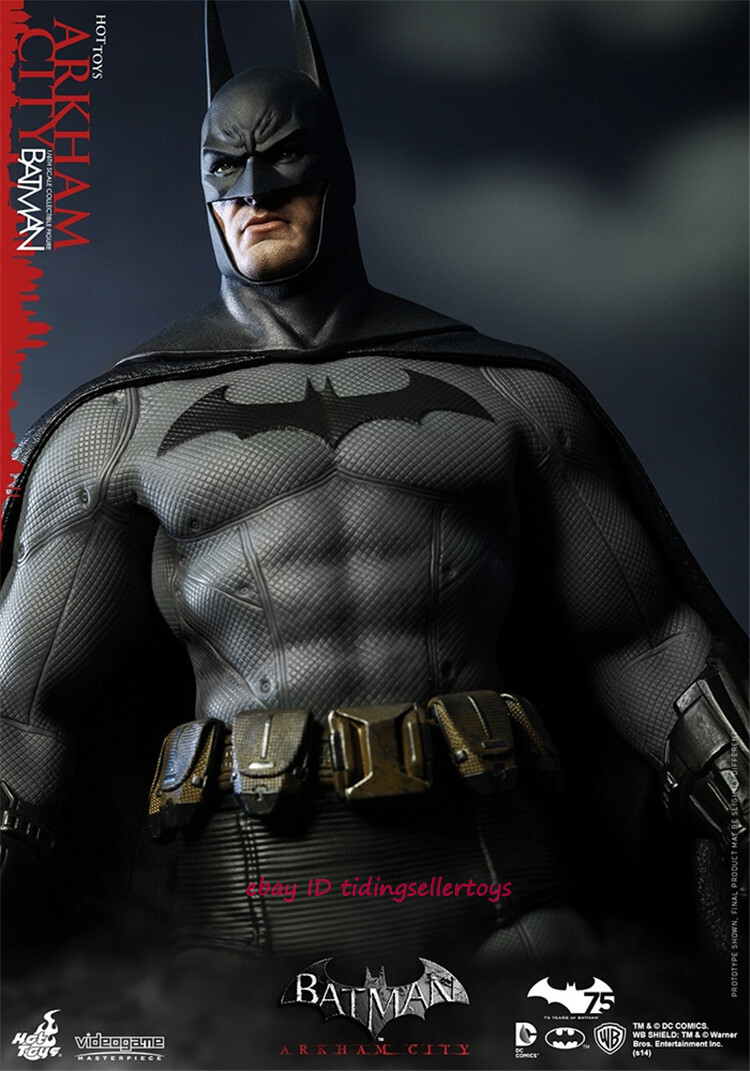 HOTTOYS Batman: Arkham City 1/6 Batman Action Figure